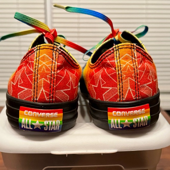 Converse Multicolor Star Pattern Sneakers Unisex- Mens 6/Women’s 8 - Picture 3 of 6